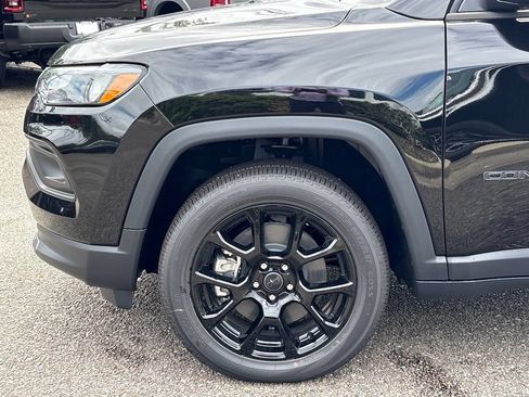New 2026 Jeep Compass Latitude AWD/4WD image 13