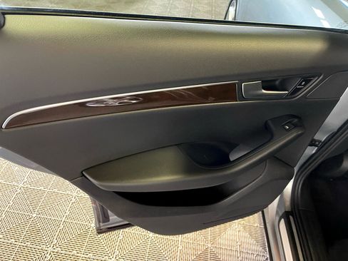 Used 2011 Audi Q5 2.0T Premium Plus image 22