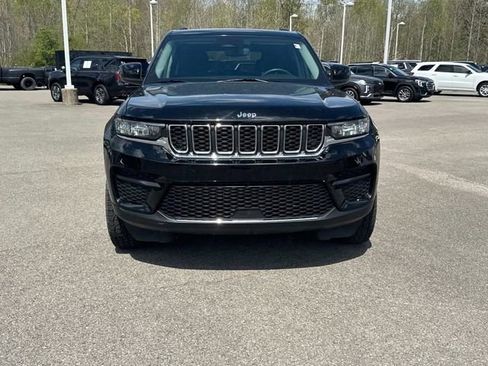 Used 2023 Jeep Grand Cherokee Laredo AWD/4WD image 9