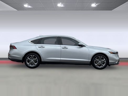 Used 2023 Honda Accord EX image 8