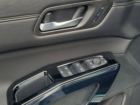 New 2026 Nissan Pathfinder Platinum FWD image 21
