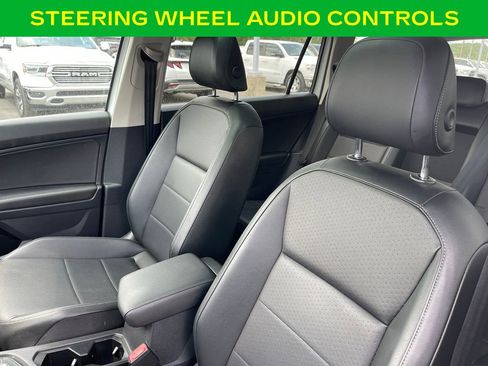 Used 2018 Volkswagen Tiguan SE w/ Panoramic Sunroof Package AWD/4WD image 16