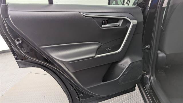 Used 2025 Toyota RAV4 XLE AWD/4WD image 14