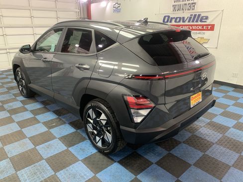 Used 2024 Hyundai Kona SEL image 4