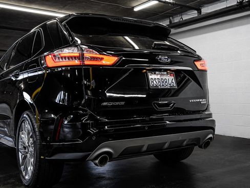 Used 2020 Ford Edge Titanium w/ Equipment Group 301A FWD image 16