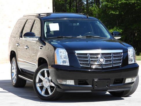 Used 2013 Cadillac Escalade Luxury RWD image 14