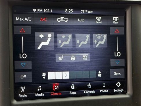 Used 2020 RAM 1500 Laramie w/ Off Road Group image 21