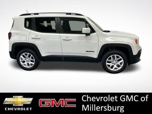 Used 2016 Jeep Renegade Latitude image 2