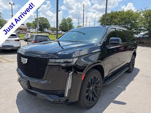 Used 2023 Cadillac Escalade ESV Sport w/ LPO, ONYX Package RWD image 7