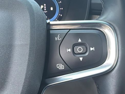 Used 2023 Volvo XC40 B5 Plus w/ Climate Package image 16