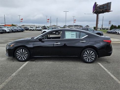New 2025 Nissan Altima 2.5 SV image 4