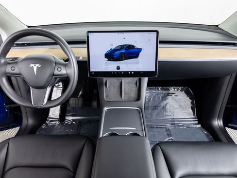 Used 2024 Tesla Model Y Long Range image 30