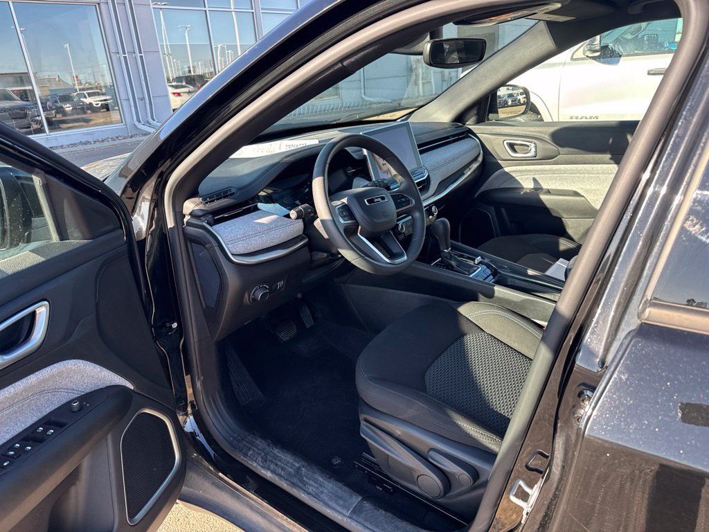 Used 2023 Jeep Compass Sport AWD/4WD image 8
