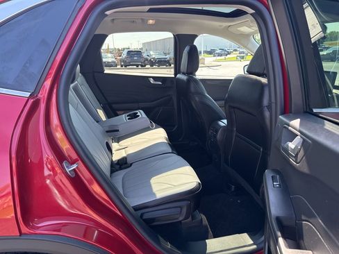 Used 2025 Ford Escape Platinum w/ Premium Technology Package AWD/4WD image 39