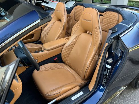 Used 2014 Aston Martin Vanquish Volante image 25