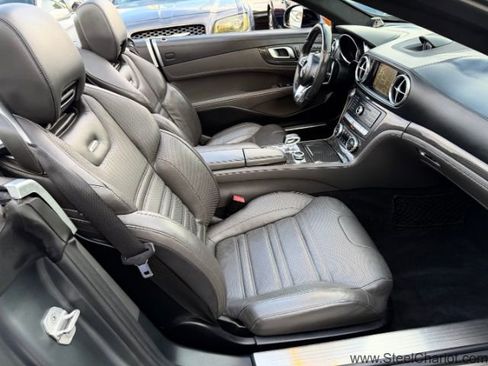 Used 2017 Mercedes-Benz SL 63 AMG image 17