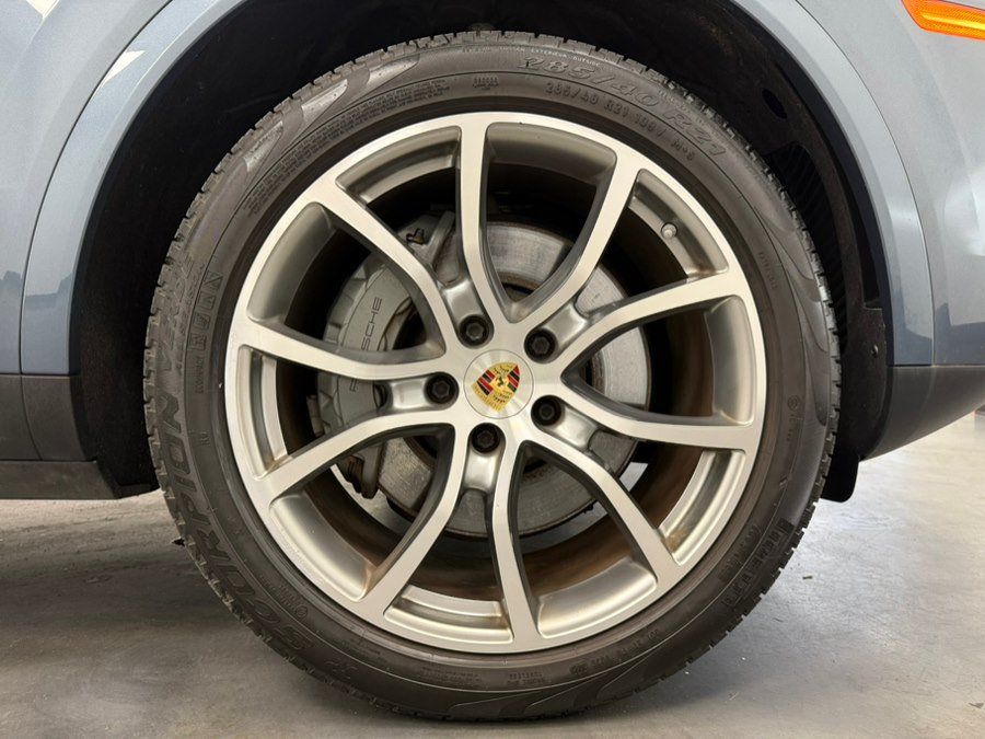 Used 2019 Porsche Cayenne S w/ Premium Plus Package AWD/4WD image 91