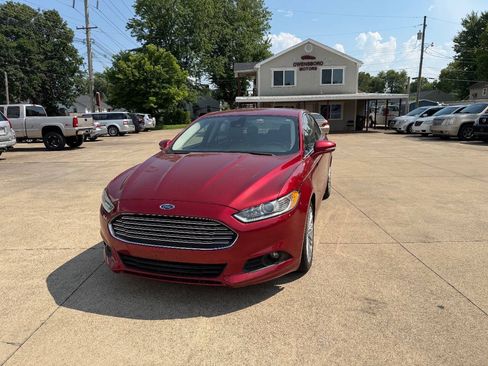 Used 2016 Ford Fusion SE w/ Equipment Group 202A FWD image 1