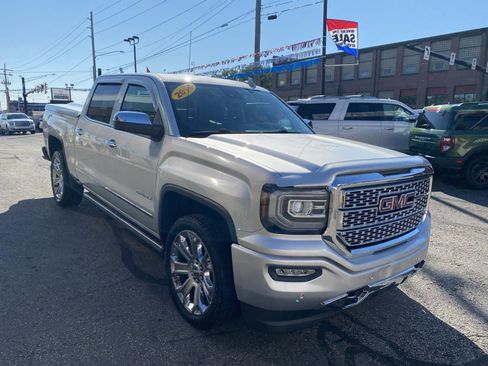 Used 2018 GMC Sierra 1500 Denali w/ Denali Ultimate Package AWD/4WD image 7