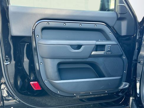 New 2025 Land Rover Defender 90 V8 image 15