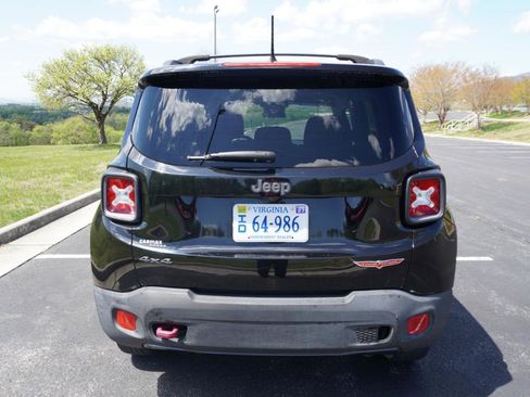 Used 2017 Jeep Renegade Trailhawk image 17