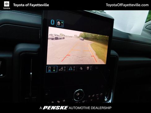 Used 2025 GMC Yukon AT4 Ultimate AWD/4WD image 11
