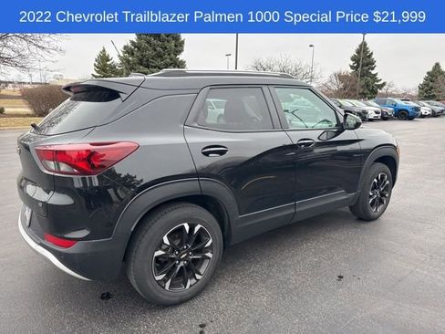 Used 2022 Chevrolet TrailBlazer LT w/ Convenience Package image 3