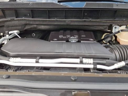 Used 2023 Chevrolet Silverado 1500 LT AWD/4WD image 30