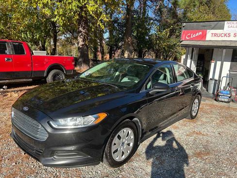 Used 2014 Ford Fusion S image 3