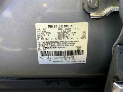 Used 2022 Ford Explorer XLT image 30