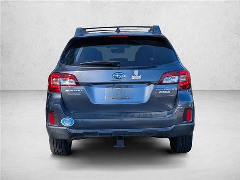 Used 2017 Subaru Outback 2.5i Premium image 7