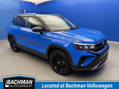 Used 2023 Volkswagen Taos SE image 1