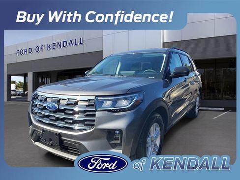 Used 2025 Ford Explorer Active w/ Active Comfort Package image 1