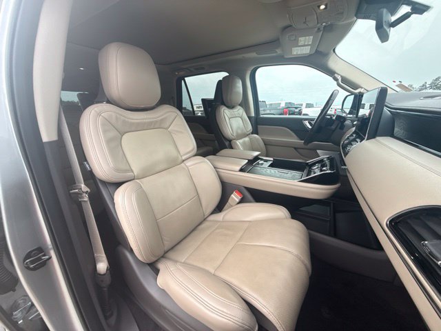 Used 2023 Lincoln Navigator L Reserve AWD/4WD image 24