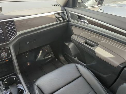 Certified 2023 Volkswagen Atlas SE image 14