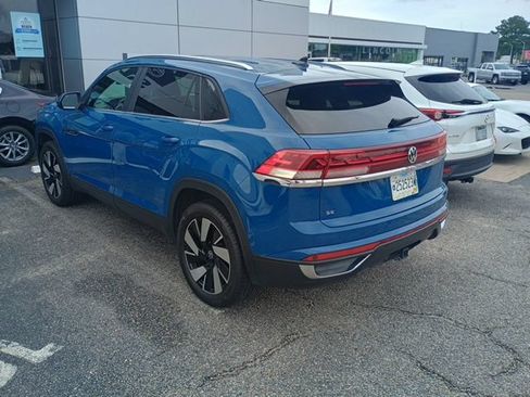 Used 2025 Volkswagen Atlas Cross Sport SE FWD image 4