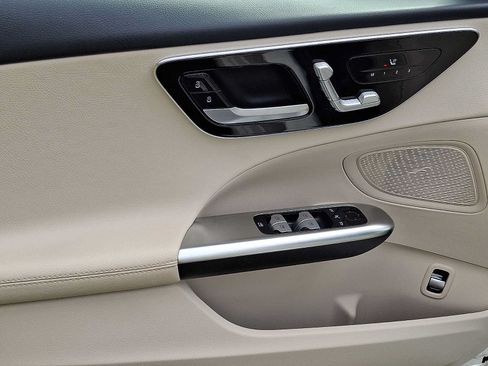Certified 2024 Mercedes-Benz C 300 4MATIC Sedan image 9