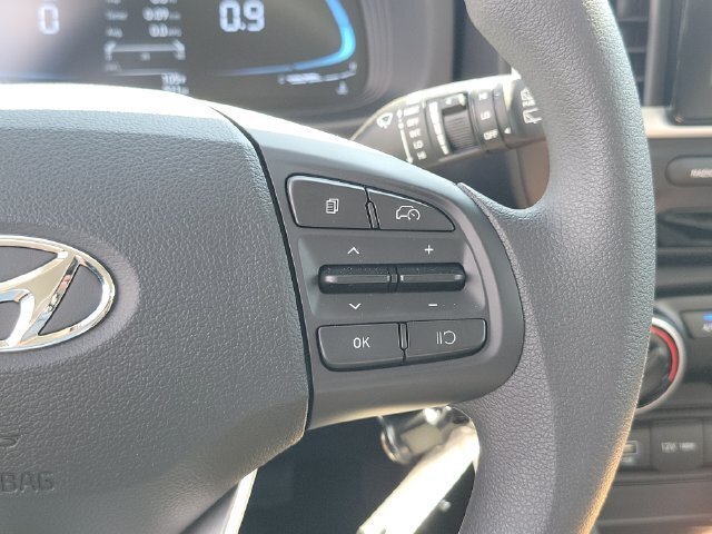 Used 2026 Hyundai Venue SE FWD image 8