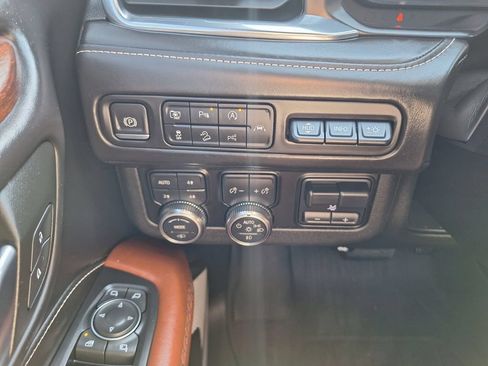 Used 2023 GMC Yukon Denali Ultimate AWD/4WD image 24