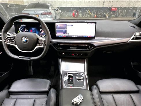 Used 2025 BMW 330i Sedan w/ Convenience Package RWD image 17