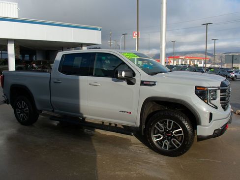 Certified 2025 GMC Sierra 1500 AT4 w/ AT4 Premium Package image 9
