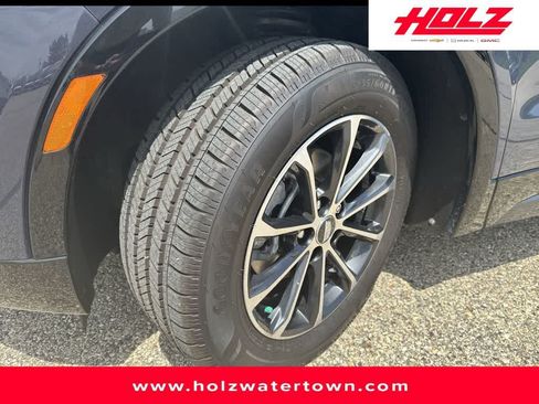 Certified 2024 Cadillac XT4 Sport AWD/4WD image 3