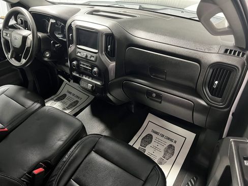 Used 2019 Chevrolet Silverado 1500 Custom Trail Boss w/ Custom Convenience Package image 3