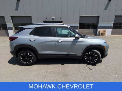 Used 2023 Chevrolet TrailBlazer LT w/ Confidence II Package AWD/4WD image 6