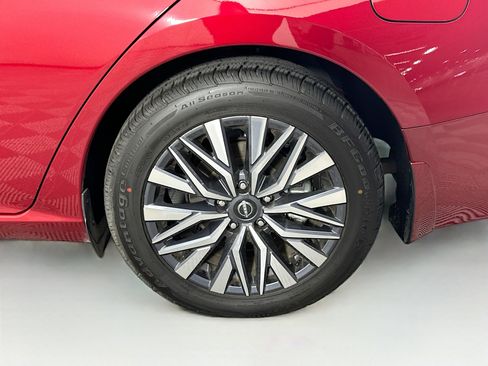 Used 2023 Nissan Altima 2.5 SV w/ SV Premium Package image 11