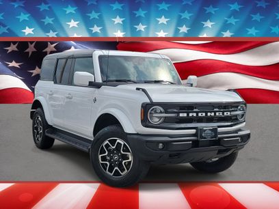 Certified 2025 Ford Bronco Outer Banks