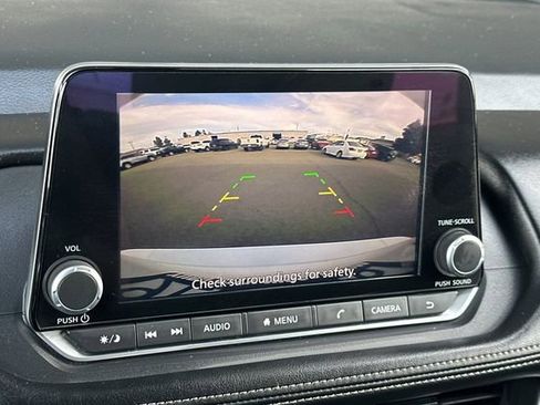 Used 2024 Nissan Rogue SV image 22