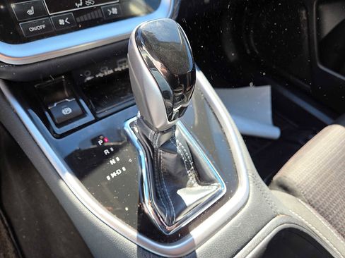 Used 2023 Subaru Outback Premium image 15