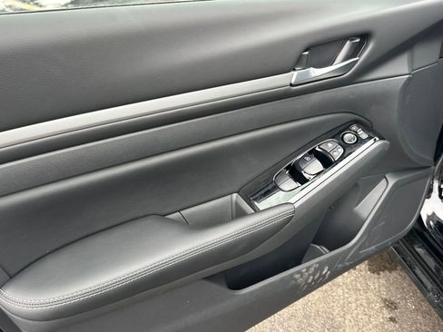 New 2025 Nissan Altima 2.5 SL image 10