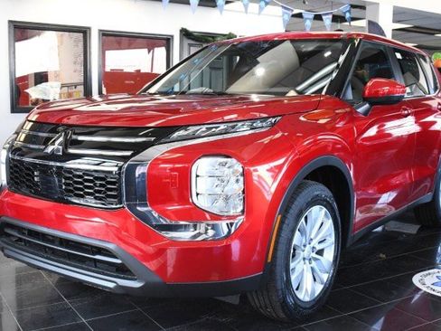 New 2026 Mitsubishi Outlander ES AWD/4WD image 1